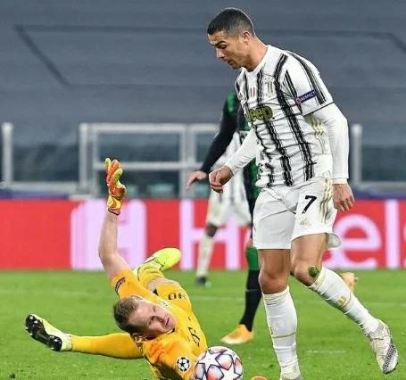 爱游戏体育-尤文图斯不断突破！，C罗连续十场比赛得分超过反败为胜观众掌声雷动的简单介绍