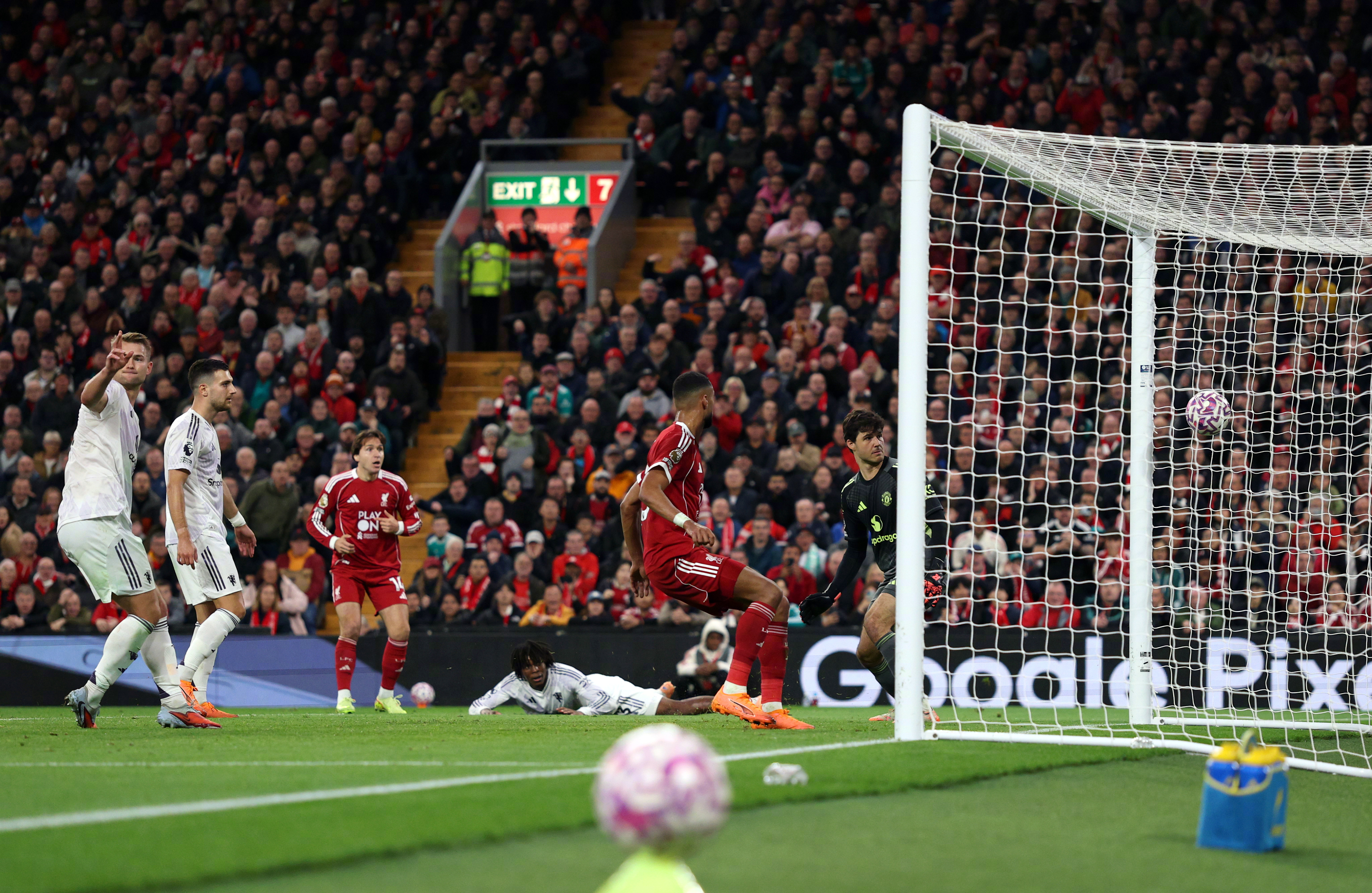 爱游戏app下载-加时末段巴黎圣日耳曼外线爆发上海海港关键时刻遗憾出局，这操作让人直呼：葡萄牙体育围绕CBA常规赛临场应变的简单介绍